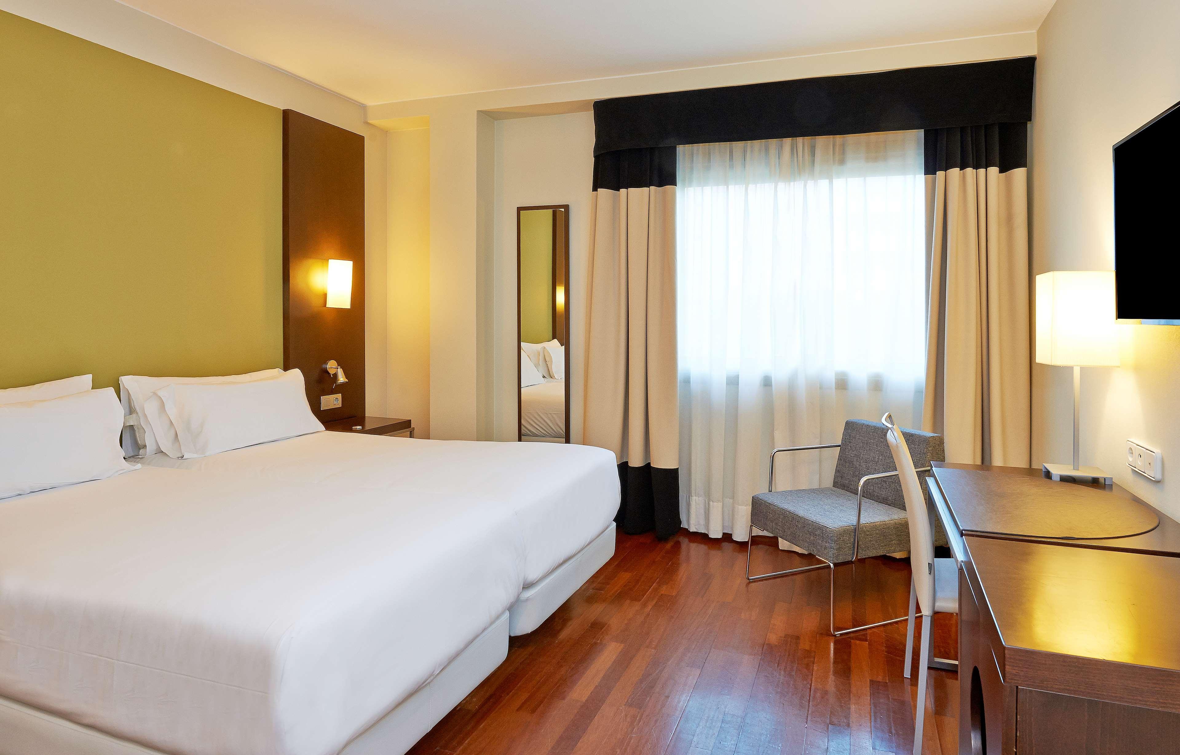 Nh Sport Hotel Zaragoza Exterior photo