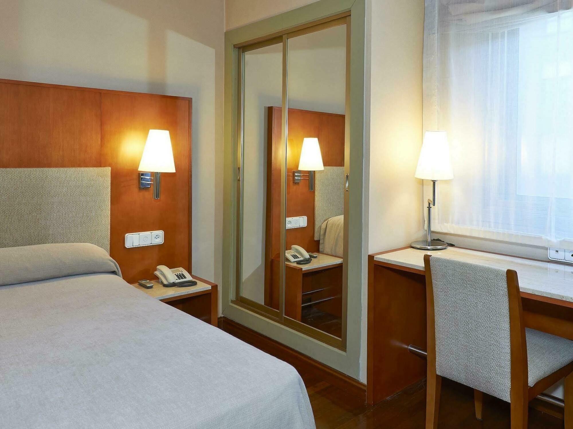 Nh Sport Hotel Zaragoza Exterior photo